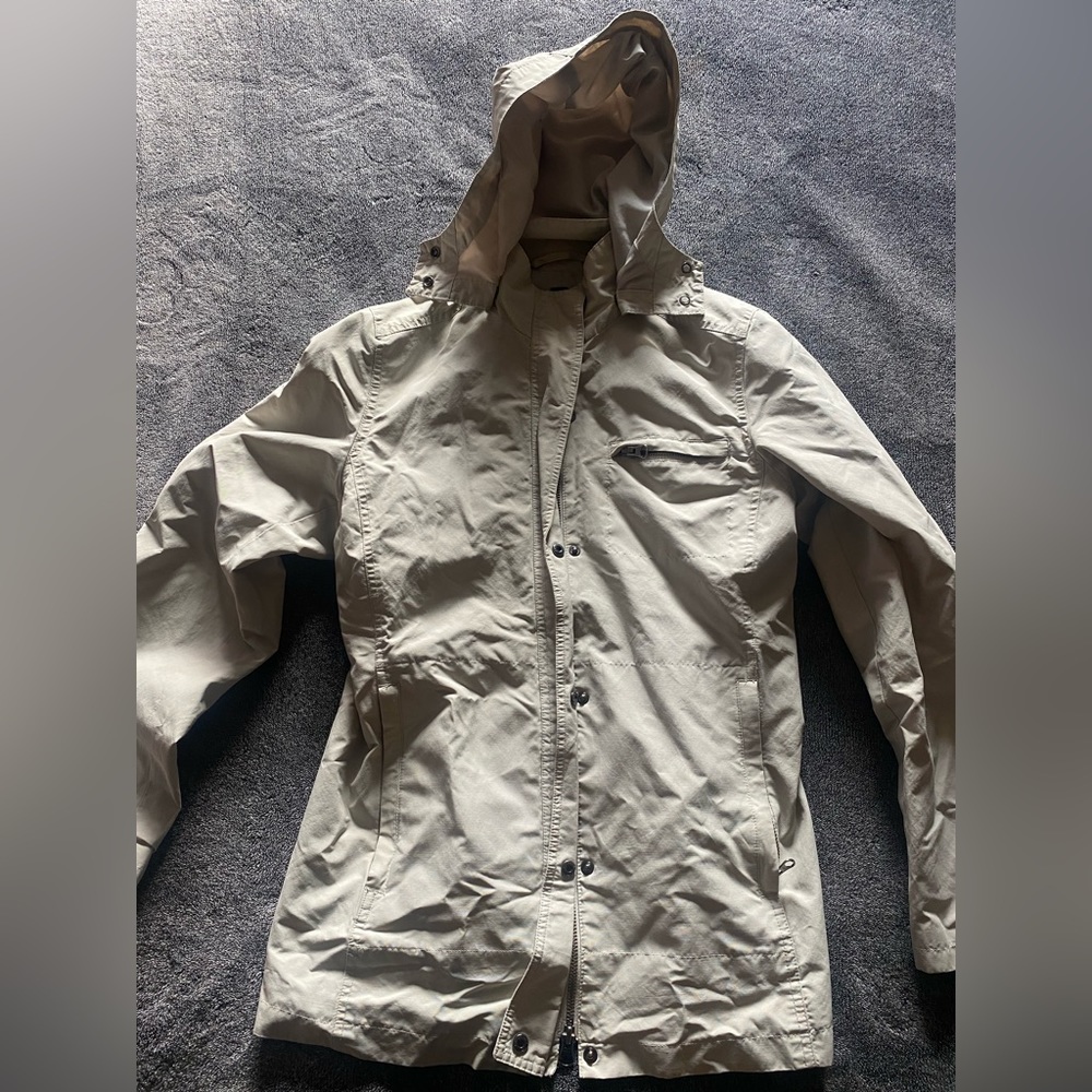 Woman’s S GAP raincoat